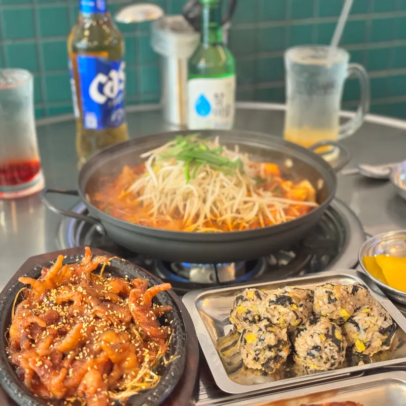 Best beef intestines hot pot in Konkuk University - 77-year-old Gopdori Hot Pot Restaurant Konkuk University Branch