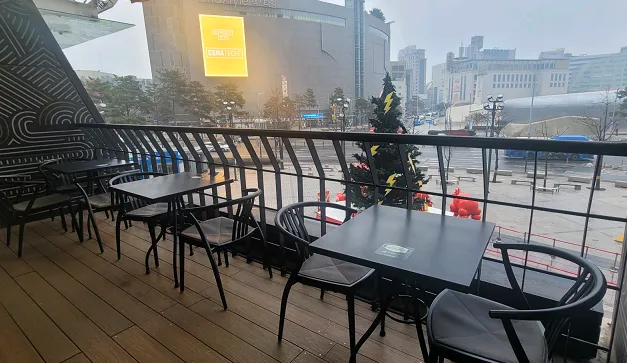Best coffee shop in Dongdaemun - Seutabeokseu Dongdaemun Doota