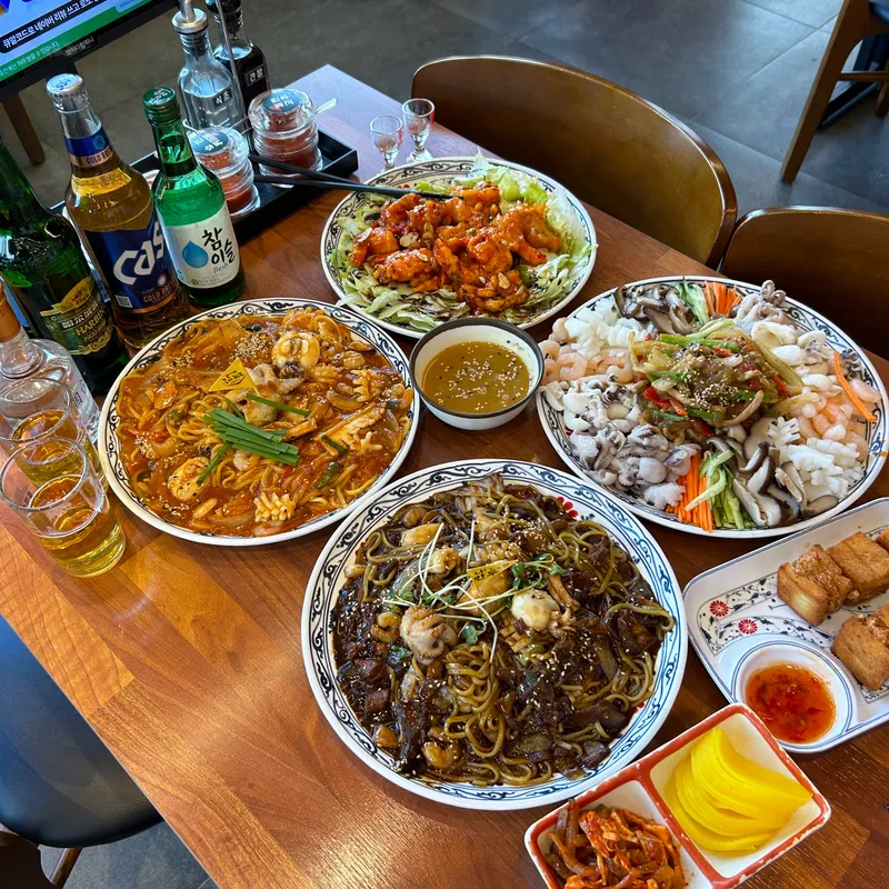 Best Lo Mein in Gangnam - Daehwa Junghwa Yori