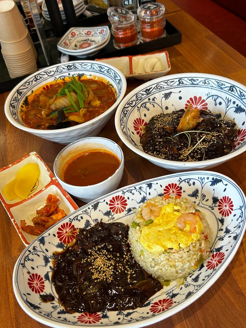 Best Lo Mein in Gangnam - Daehwa Junghwa Yori