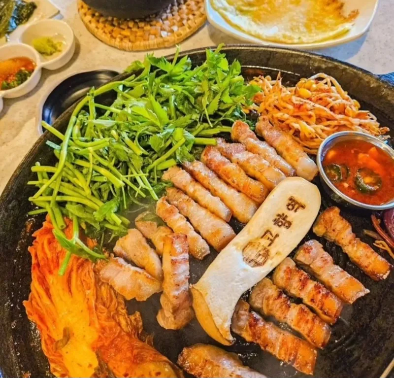 Best Grilled Meat in Jeonju Guest House Area - Gohyangyeok Jeonju Gaeksa Bonjeom
