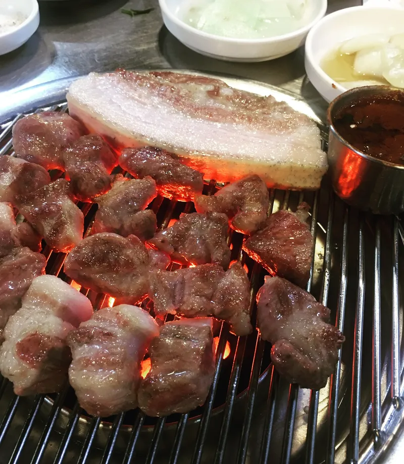 Mejor Korean BBQ en  - 돈사돈 강동직영점