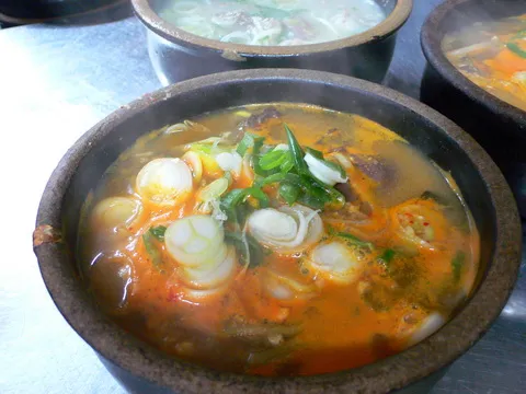 Best Seolreung Tang in Wangsimni - Jinguk Seolleongtang Specialist