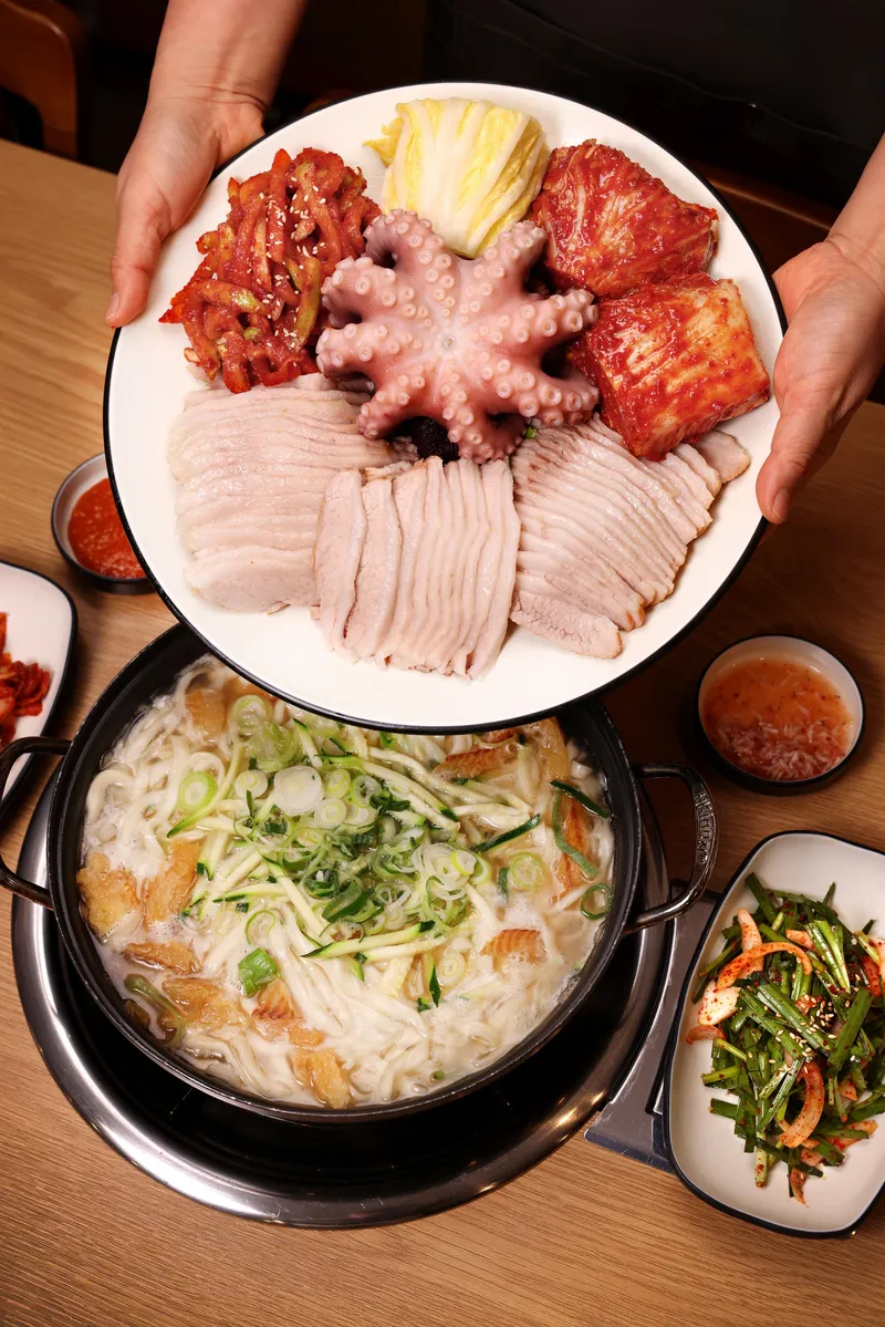 Oneul Bossam Kalguksu Wangsimni Bonjeom
