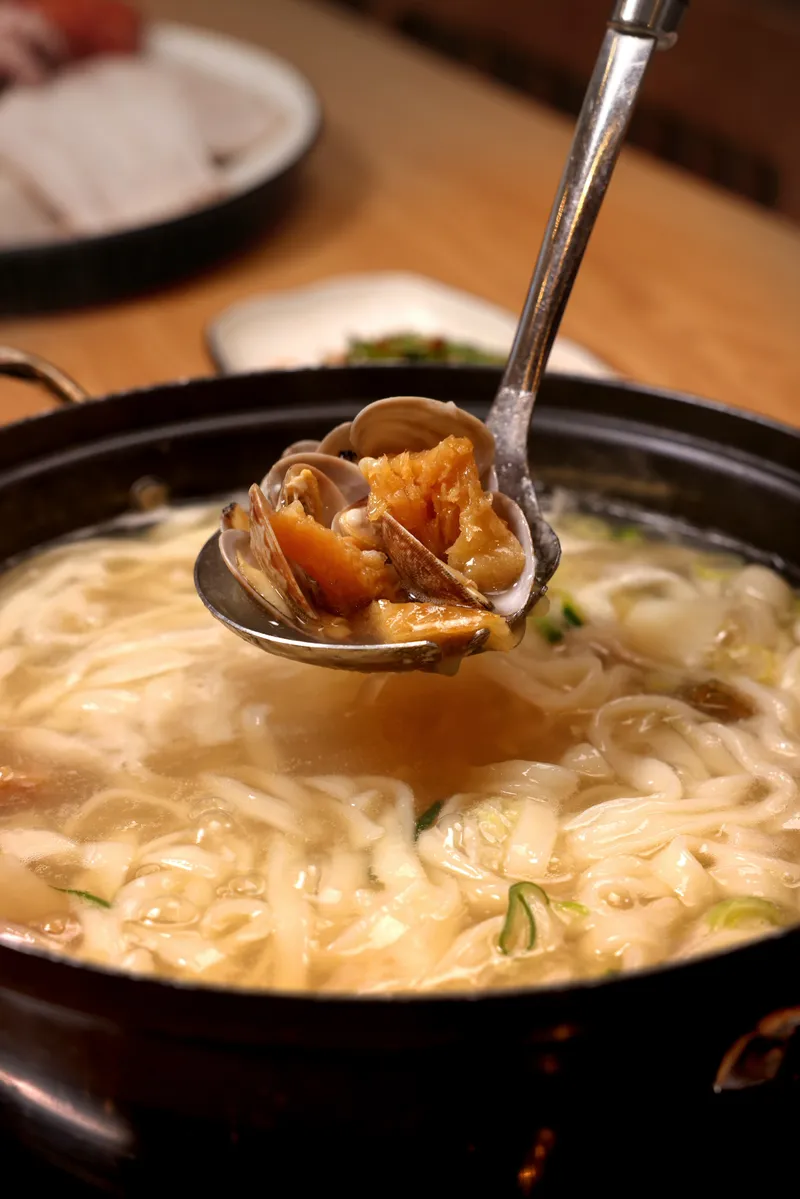 Best Pork Sausage Ramyeon in Wangsimni - Oneul Bossam Kalguksu Wangsimni Bonjeom