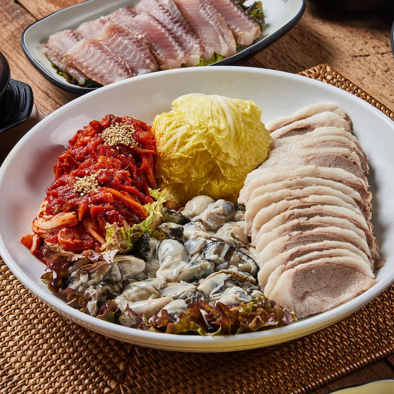 Mejor Bossam en Yeouido Island - 박만배아리랑보쌈 여의도직영점