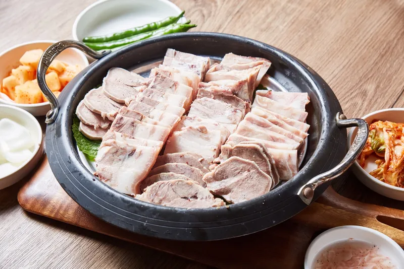 Best Blood Sausage Soup in Hwangryeongdan-gil - Byeongcheon Tojong Sundae Gukbap