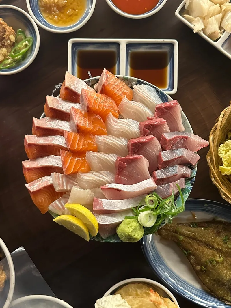 Best Raw Fish in Dongseongno - Cheombeong Gyodong Branch