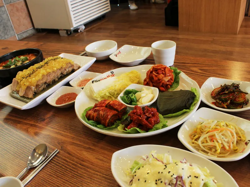 Mejor Jokbal en Nowon - 돈통마늘보쌈 노원역점