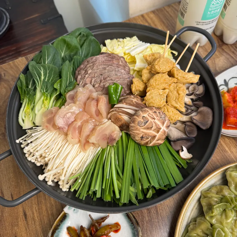Mejor Kalguksoo en Hapjeong - 덕이손만두