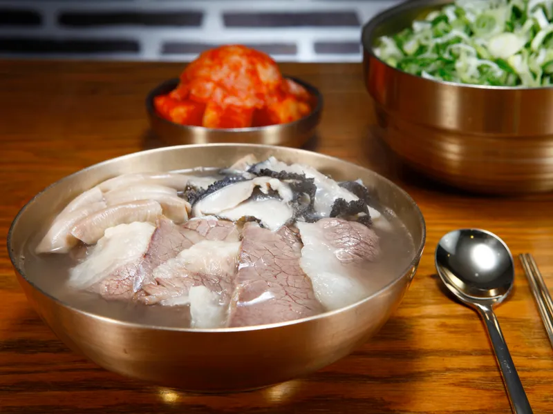 Mejor Suroen-tang en Yeouido Island - 하동관 여의도직영1호점