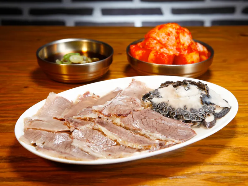 Mejor Suroen-tang en Yeouido Island - 하동관 여의도직영1호점