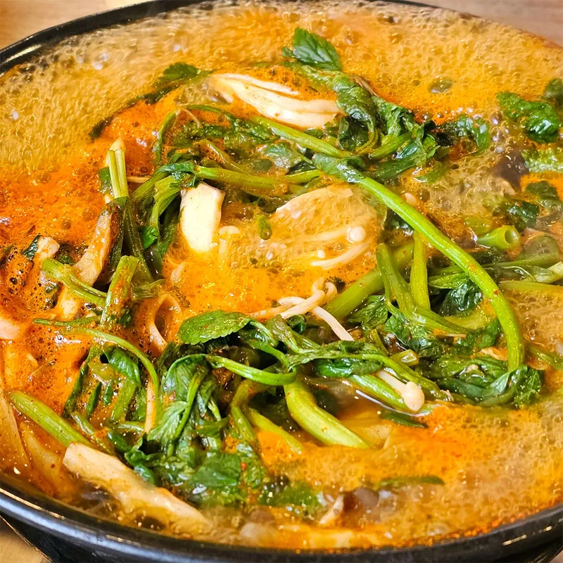 Mejor Shabkalguksu en Ilsan - 등촌샤브칼국수 본점