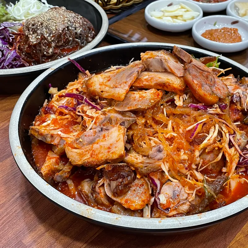 Mejor Jokbal en Suwon - 이서방왕족발보쌈 수원본점