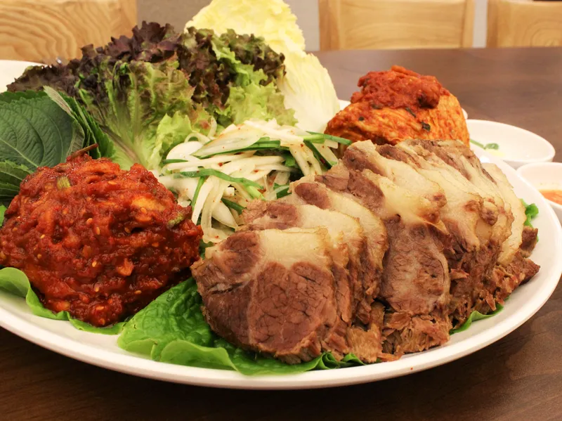 Mejor Pork Dishes en  - 바른식 시골보쌈&감자옹심이 사당별관