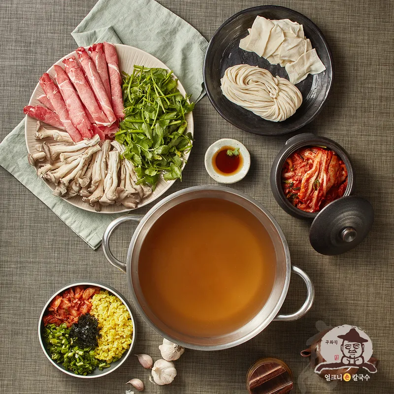 Best Handmade Noodle Soup in Bundang - Gujwari Eolkeuni Sonkalguksu Bundang Geumgok Direct Store