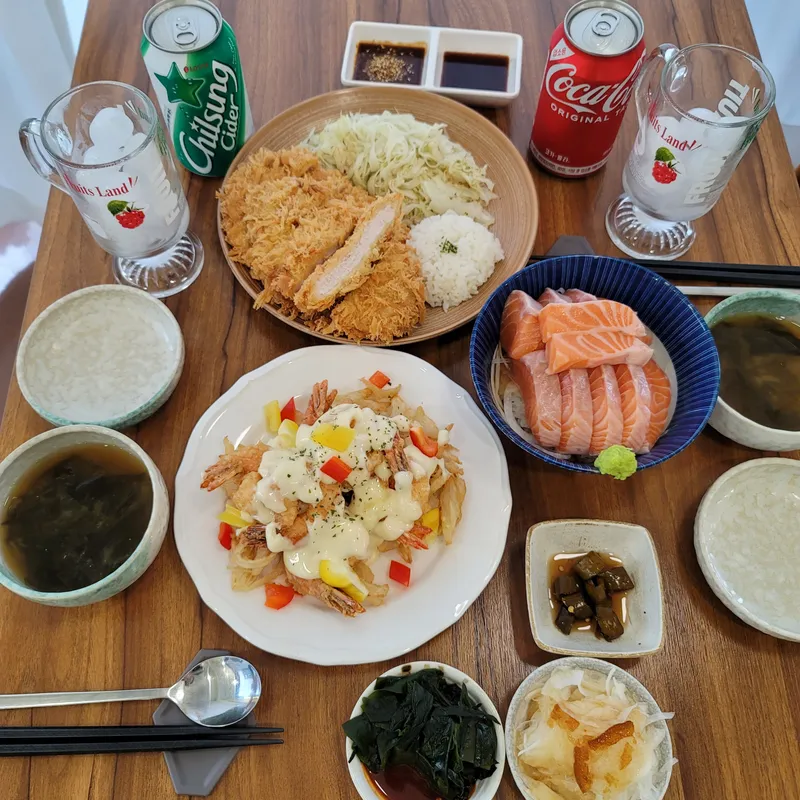 Best Bibimbap in Hongdae - Dongchabab Hongdae Yeonnam Main Branch