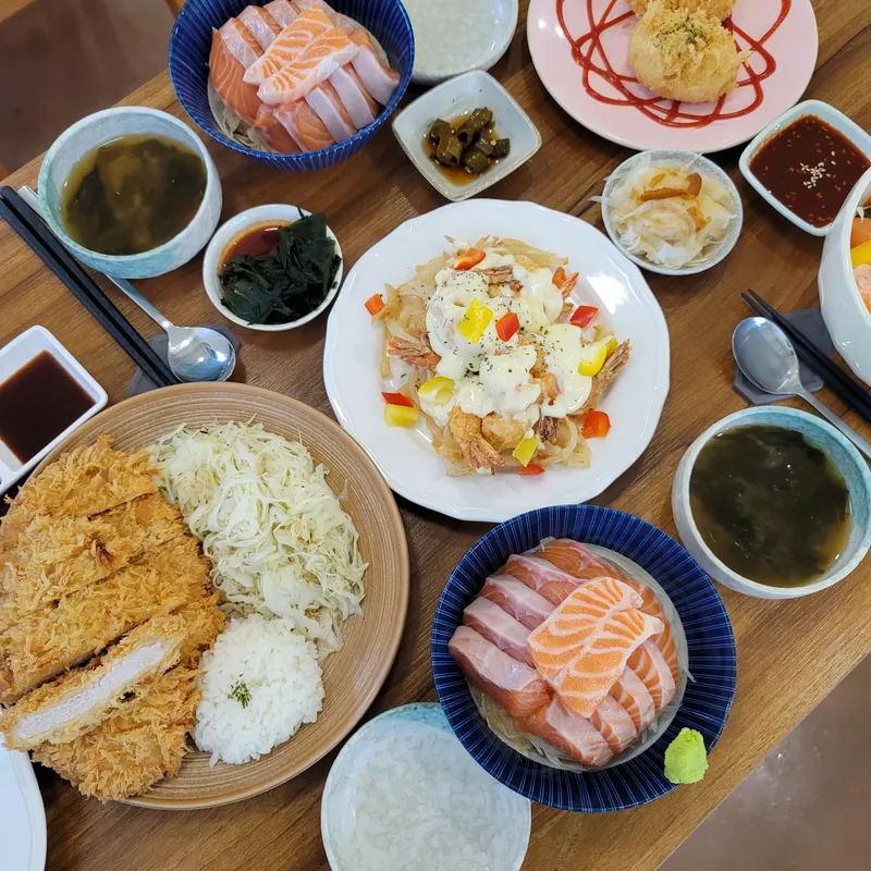 Best Bibimbap in Hongdae - Dongchabab Hongdae Yeonnam Main Branch