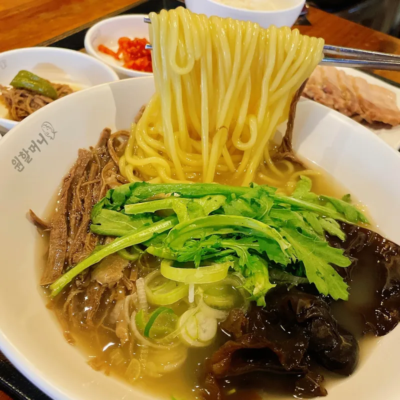 Best Cold Noodle in Jamsil - Wonhalmeoni Guksu Bossam Je2 Lotte World Mall Jikyungjeom
