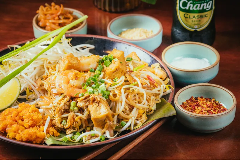 Best Thai Chicken in Itaewon - Songthai Bonjeom