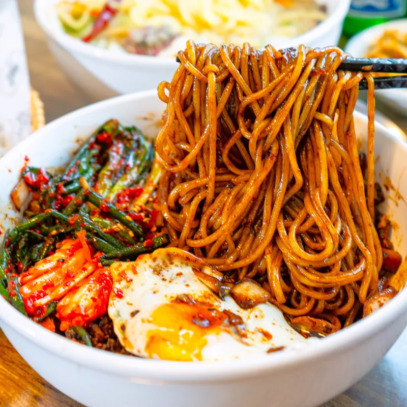 Mejor black bean sauce noodles en Haeundae Beach - 홍유단 해운대