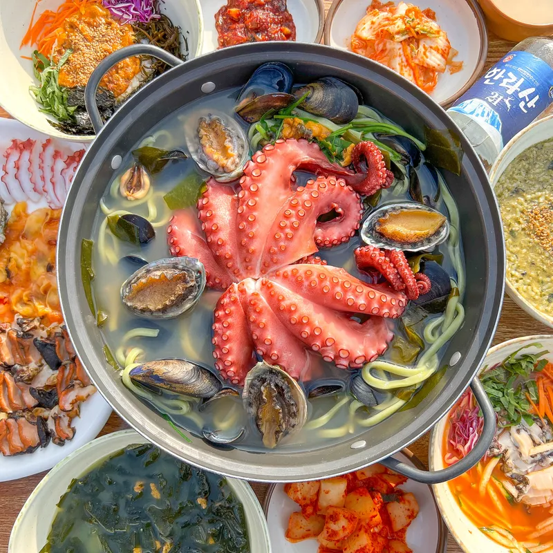 Best Korean Noodle with Seafood in Jeju City - Udo Haenyeo Sikdang