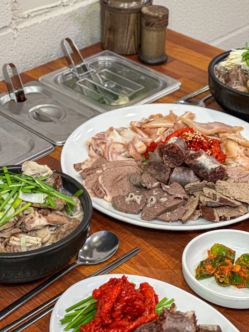 Mejor Korean Blood Sausage Soup en Euljiro - 명품을지순대국