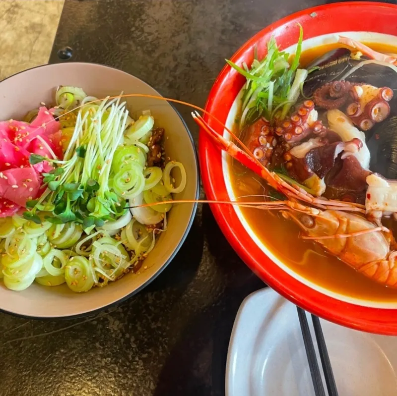 Best Korean-style fast food in Aewol - Jejuwahamkkeramyeon Ramen