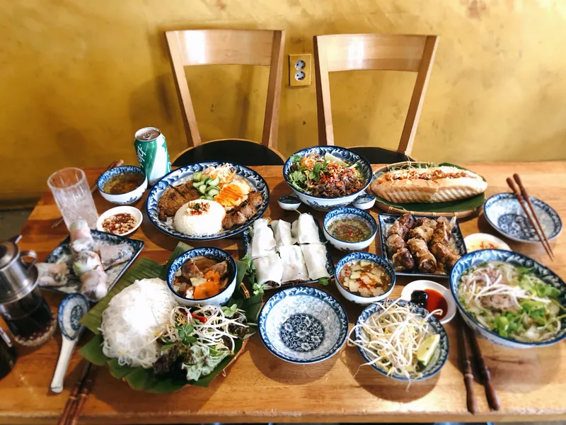 Best Vietnamese-style fried chicken in Itaewon - Peulleoseu84 Itaewon Branch