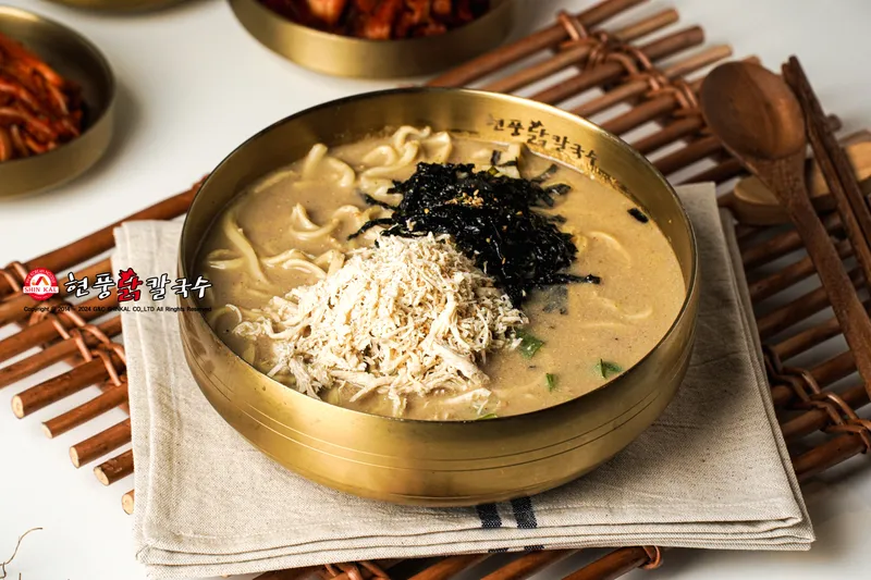 Mejor Chicken Kalguksu en Dongseongno - 현풍닭칼국수 동성로점