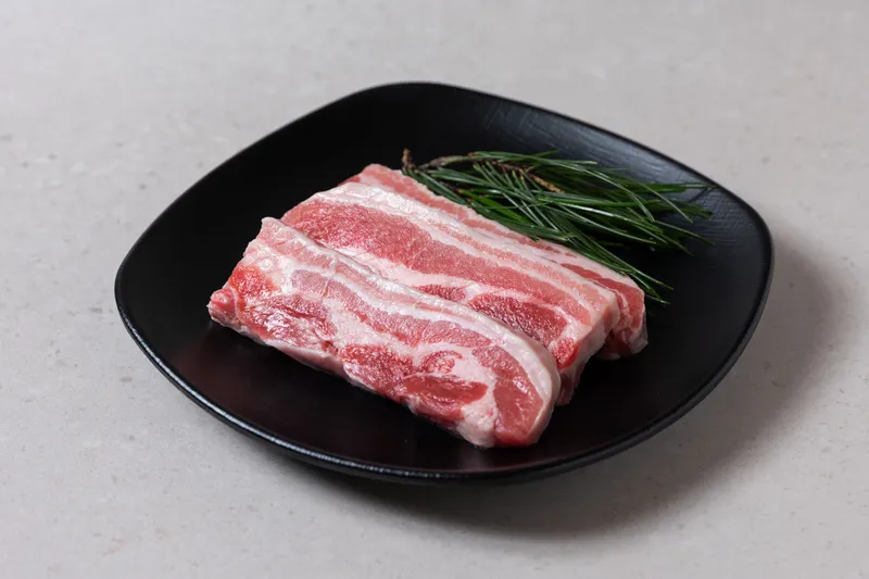 Best Grilled Pork Belly in Gangneung City Center - Bakdaegam Hwarogui Gangneung Gyodong Branch
