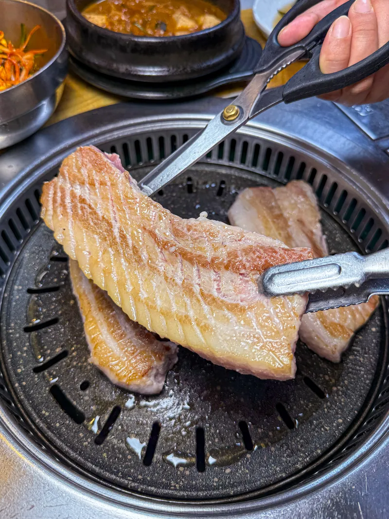 Mejor Grilled Pork Belly en Dongtan - 맛찬들왕소금구이 동탄점