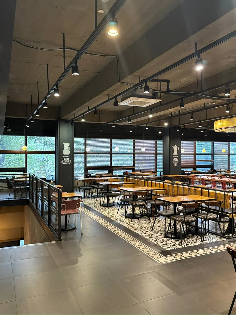Mejor cafe en Hapjeong - 투썸플레이스 합정역점