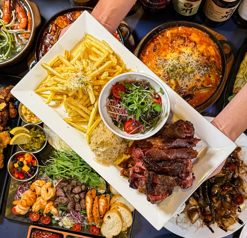 Mejor Pork Feet en Yeouido Island - 고릴라쉐프