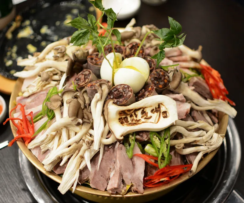 Kkulkkuljin Sundae Gangdong Bonjeom