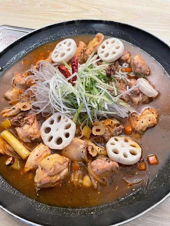 Mejor Korean Noodle Soup en Gangnam - 청담 미미계