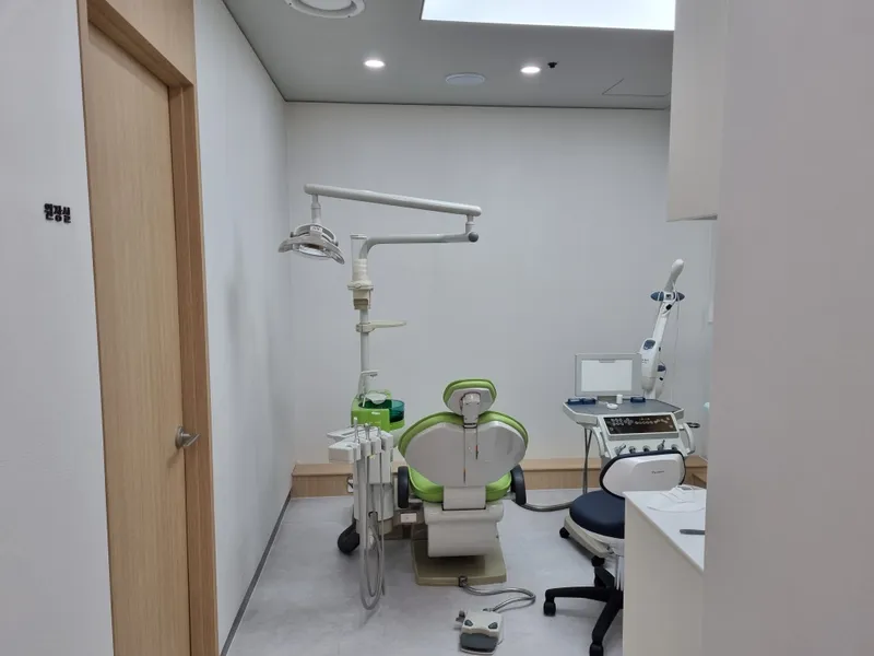 Youngdong Dental Clinic