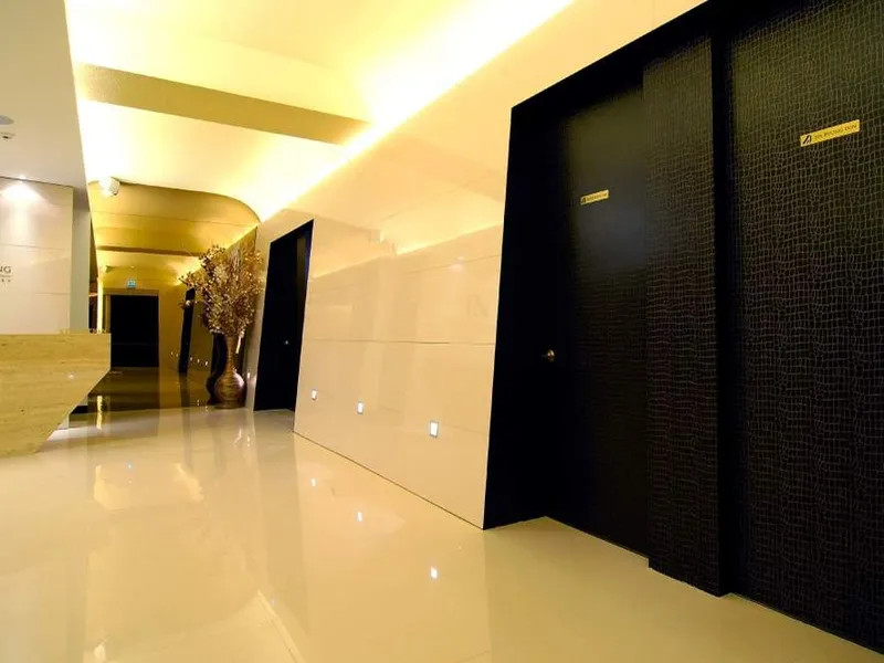 Young & Young Plastic Surgery Clinic