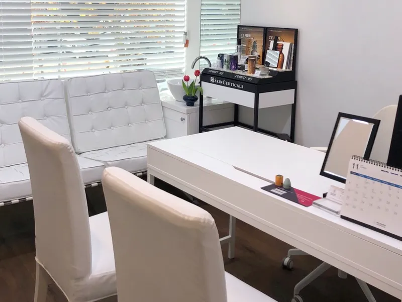 Cheongdam Ice Dermatology Clinic