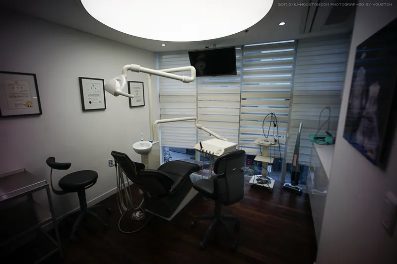 W White Dental Clinic