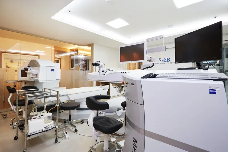 Apgujeong ESNB Eye Clinic
