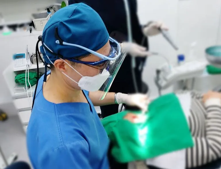 서울미소그린치과의원 신사