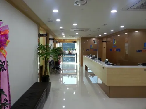 South Jae Hyun Frandokter Internal Medicine Clinic