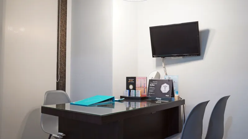 Apgujeong Oracle Dermatology Clinic