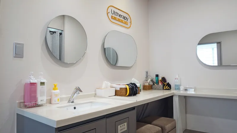 Apgujeong Oracle Dermatology Clinic