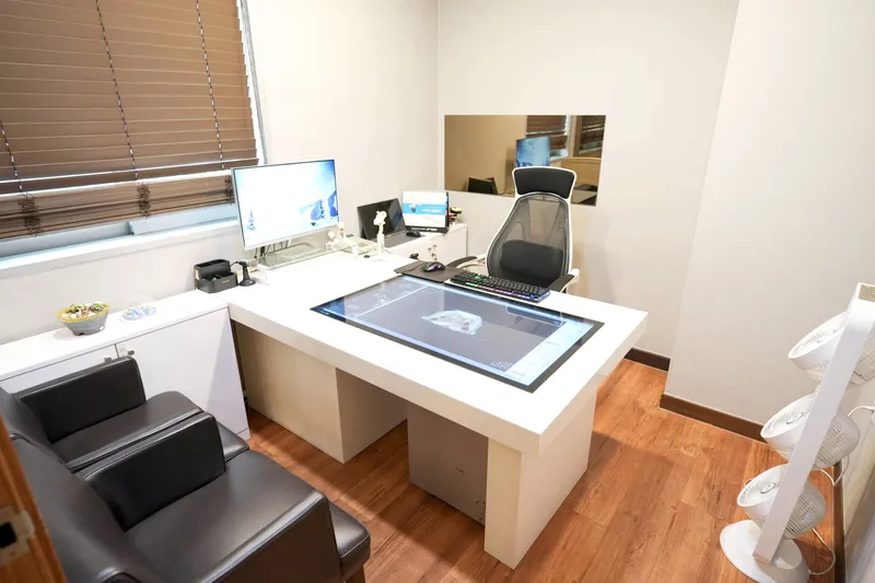 YU&AI Adens Dental Clinic