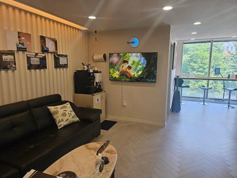 Apgujeong Richmoa Clinic