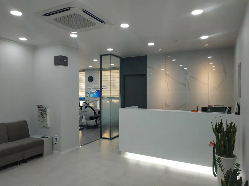 Shinyeonsedental Clinic