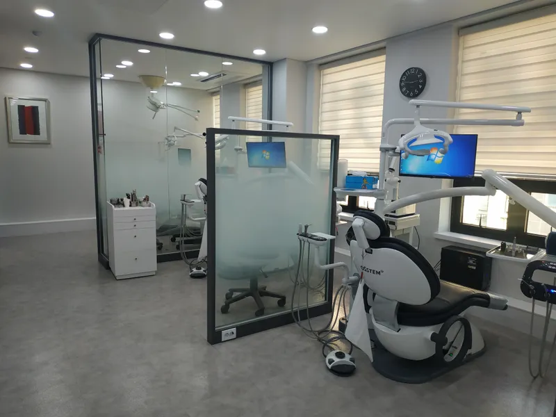 Shinyeonsedental Clinic