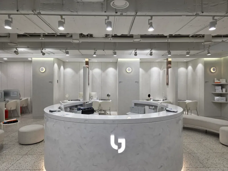 Lien Zhang Clinic Myeongdong